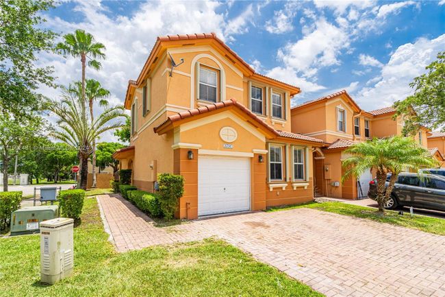 8791 Nw 112th Ct, Townhouse with 3 bedrooms, 2 bathrooms and null parking in Doral FL | Image 37