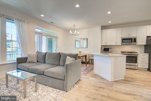 l-4210 Mozart Brigade Ln, FAIRFAX, VA, 22033-3955 | Card Image