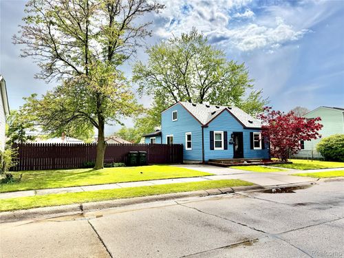 21732 Rosedale St, Saint Clair Shores, MI, 48080-3554 | Card Image