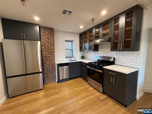 63 Liberty St, Little Ferry, NJ, 07643-1709 | Card Image