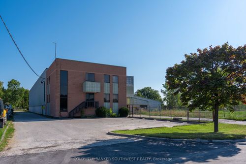 1330 Plank Rd, Sarnia, ON, N7T7H3 | Card Image