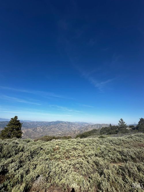 25840 Remington Ct, Tehachapi, CA, 93561-8327 | Card Image