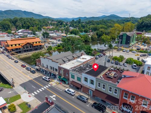 28 Everett St, Bryson City, NC, 28713-0930 | Card Image
