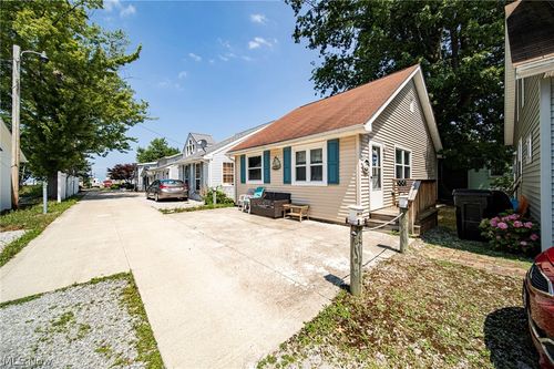 35 Billow Bch, Ashtabula, OH, 44004-9784 | Card Image