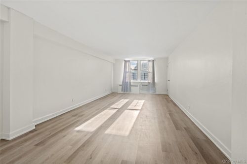 107-67 Burns St, Forest Hills, NY, 11375 | Card Image