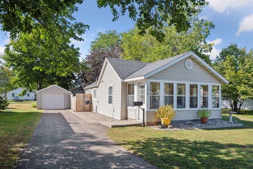 140 S Grove St, Belle Plaine, MN, 56011-1506 | Card Image