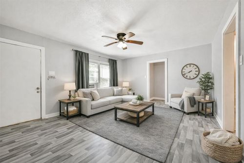 1021 Maple St, La Marque, TX, 77568-4325 | Card Image