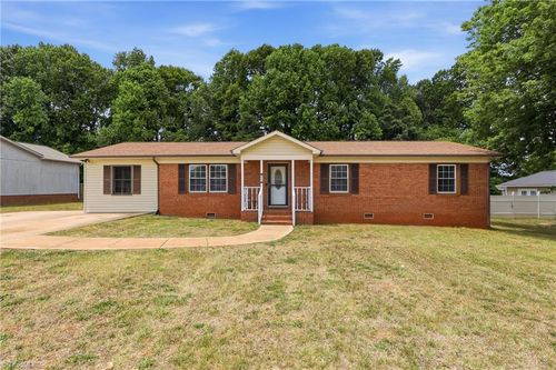 4041 Cresent Ave, Trinity, NC, 27370-7612 | Card Image