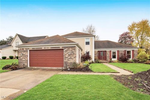 17683 Plymouth Row, Strongsville, OH, 44136 | Card Image