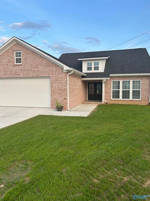 15 Swanee Dr, Albertville, AL, 35950-0065 | Card Image