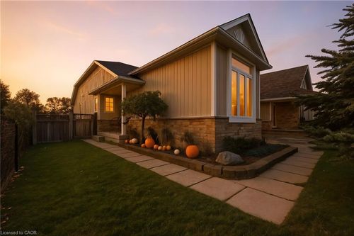 58 Porchlight Dr, Elmira, ON, N3B3M7 | Card Image