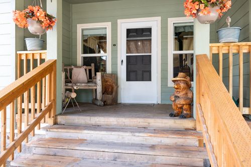 123631 Surveyor Rd, Crescent Lake, OR, 97733-7170 | Card Image