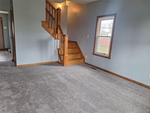 5656 Monroe St, Dearborn Heights, MI, 48125-2529 | Card Image