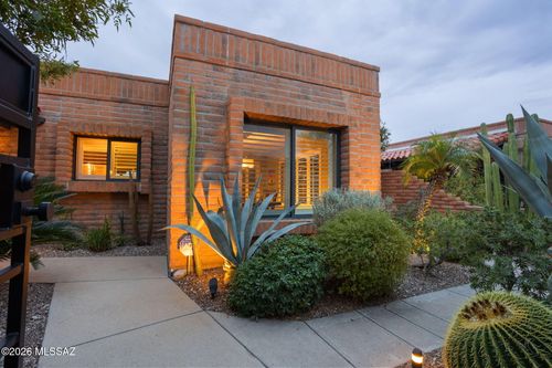 4489 N Plaza De Toros, Tucson, AZ, 85750-6365 | Card Image