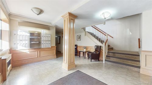 apt-2g-61 White Oak St, New Rochelle, NY, 10801-1761 | Card Image