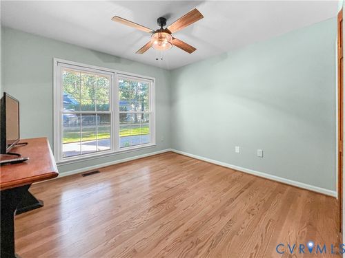 203 Lake Caroline Dr, Ruther Glen, VA, 22546-5226 | Card Image