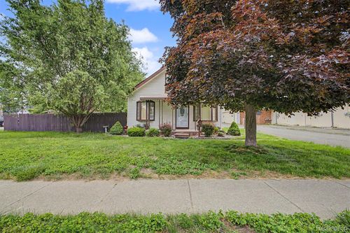 29438 Elmwood St, Garden City, MI, 48135-2343 | Card Image