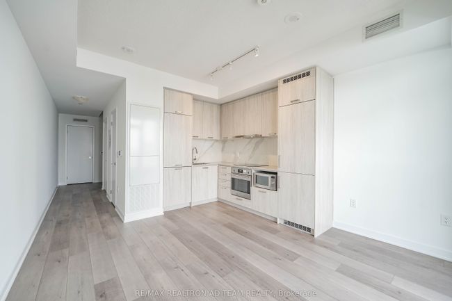 717 - 10 Honeycrisp Cres, Condo with 0 bedrooms, 1 bathrooms and null parking in Vaughan ON | Image 14