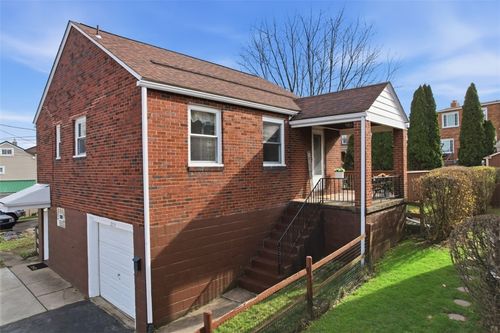 204 Hurston Way, Brentwood, PA, 15227-3518 | Card Image