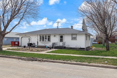 121 Center St E, Edgerton, MN, 56128-1144 | Card Image