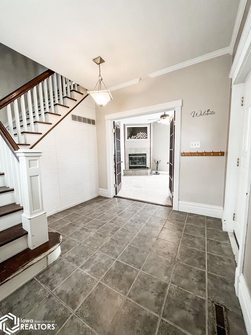 1104 S 5th St, Burlington, IA, 52601-6023 | Card Image