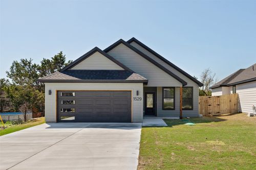 1529 Corona Dr, Granbury, TX, 76048-5749 | Card Image