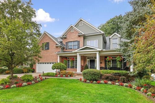 7032 Navajo Trl, Solon, OH, 44139-5844 | Card Image