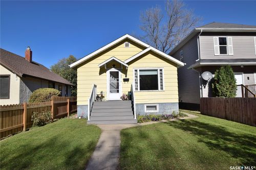 532 13th Street W, Prince Albert, SK, S6V3G7 | Card Image