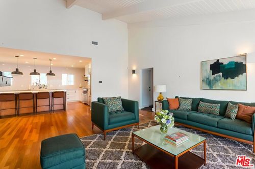 23721 Mariano St, Woodland Hills, CA, 91367-6127 | Card Image