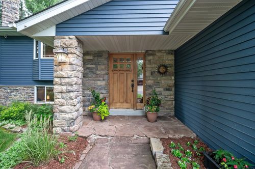 1973 Campbell Cir, White Bear Lake, MN, 55110-6642 | Card Image