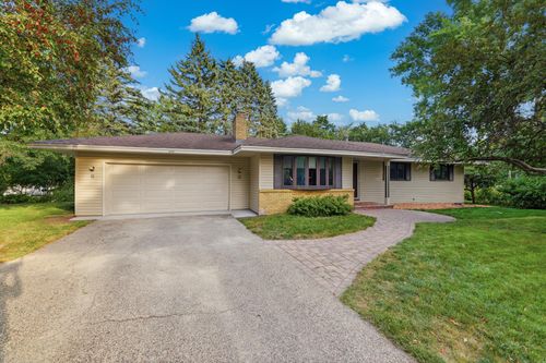 10133 Johnson Cir, Bloomington, MN, 55437-2428 | Card Image