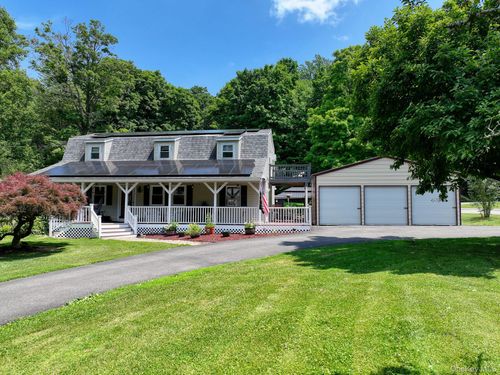 2 Greenwood Dr, Beacon, NY, 12508-2908 | Card Image