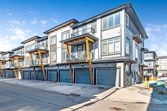 237 Savanna Walk Ne, Townhouse with 3 bedrooms, 3 bathrooms and 2 parking in Calgary AB | Image 23