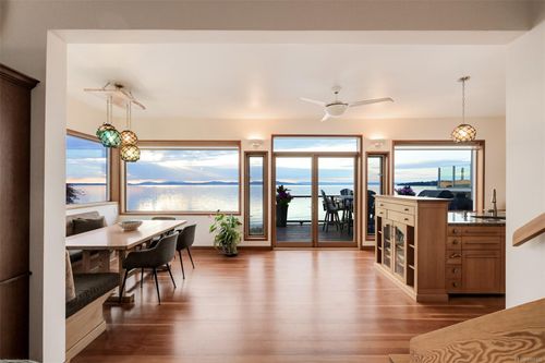 4971 Cordova Bay Rd, Saanich, BC, V8Y2K1 | Card Image
