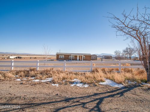 50 Locust Dr, Yerington, NV, 89447-9740 | Card Image