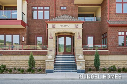202-22 S Harbor Dr, Grand Haven, MI, 49417-1581 | Card Image