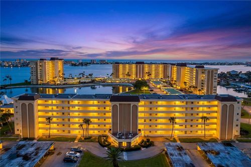 209-4650 Cove Cir, ST PETERSBURG, FL, 33708-2831 | Card Image