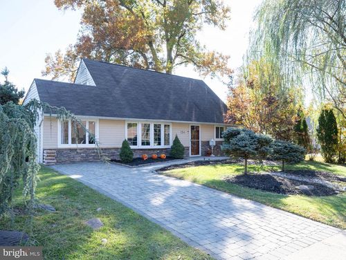 154 Juniper Dr, LEVITTOWN, PA, 19056-2730 | Card Image