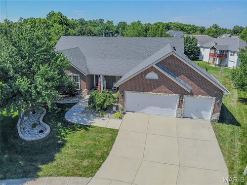 2242 Chatham Ct, Maryville, IL, 62062-8526 | Card Image