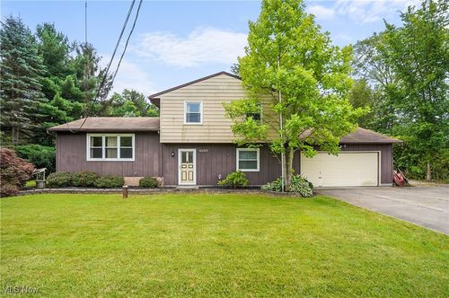 12230 Painesville Warren Rd, Concord Township, OH, 44077-9512 | Card Image