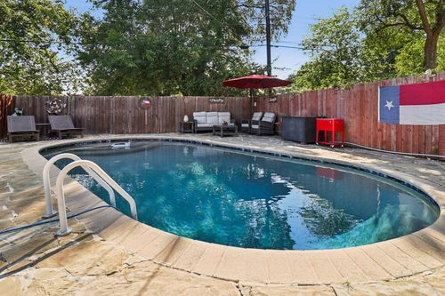 4201 Burke Rd, Fort Worth, TX, 76119-3841 | Card Image