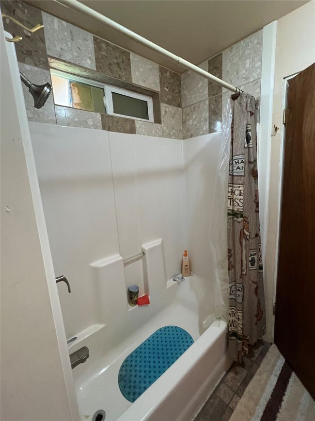 shower with tub | Image 53