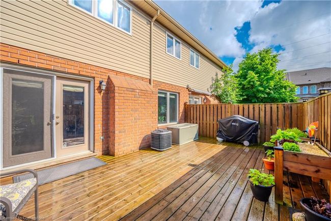 54 Geranium Av, Townhouse with 3 bedrooms, 4 bathrooms and 2 parking in Hannon ON | Image 24