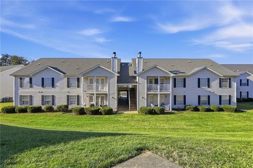 7129 W Friendly Ave, Greensboro, NC, 27410-6377 | Card Image