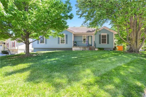 1401 Ne Bronze Dr, Lee's Summit, MO, 64086-5950 | Card Image