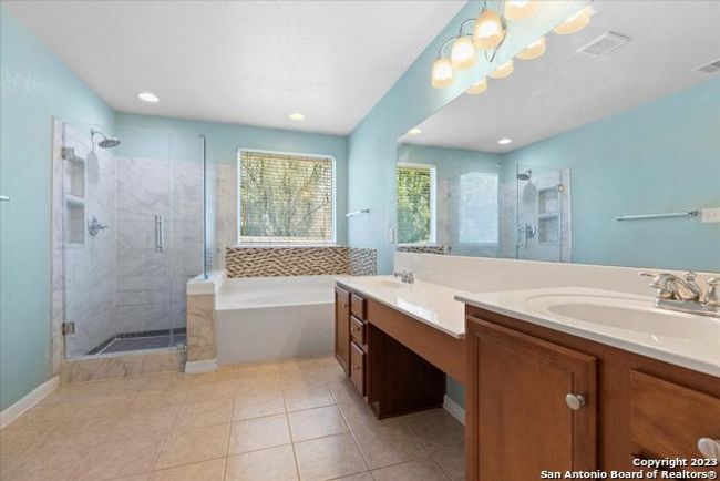 232 Springtree Trl, House other with 4 bedrooms, 2 bathrooms and null parking in Cibolo TX | Image 23