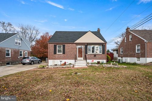 912 Edgewood Ave, FOLSOM, PA, 19033-2009 | Card Image