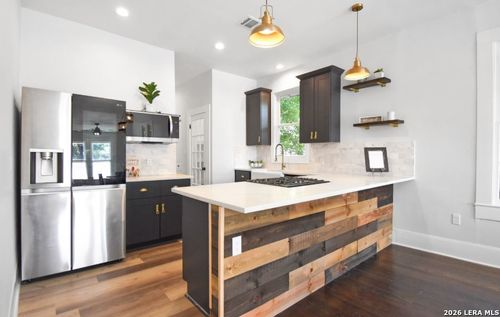 823 N Palmetto, San Antonio, TX, 78202-2056 | Card Image