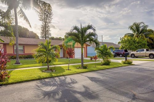a-2861 Ne 5th Ct, Boynton Beach, FL, 33435-1864 | Card Image