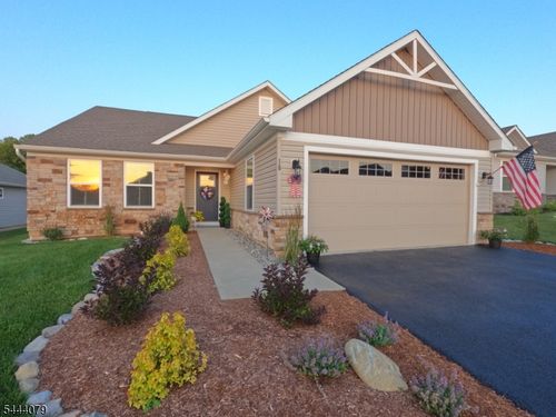 18 Lam Dr, Hamburg, NJ, 07419-1538 | Card Image